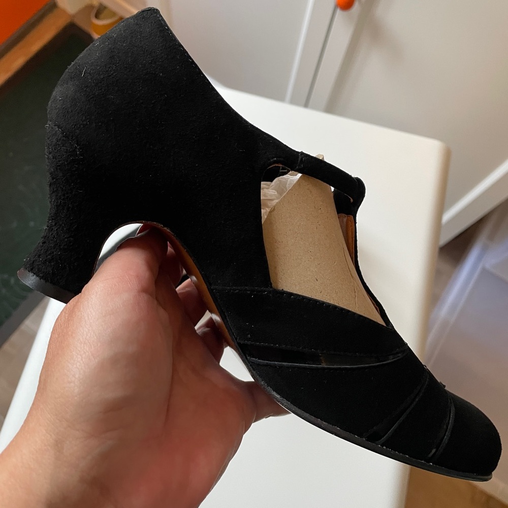 Re-Mix Suede T-Straps - New! Vintage Style